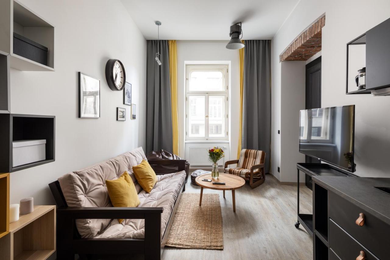 Designer Apartments In New Town By Prague Days - "Included Everything We Needed And More" מראה חיצוני תמונה