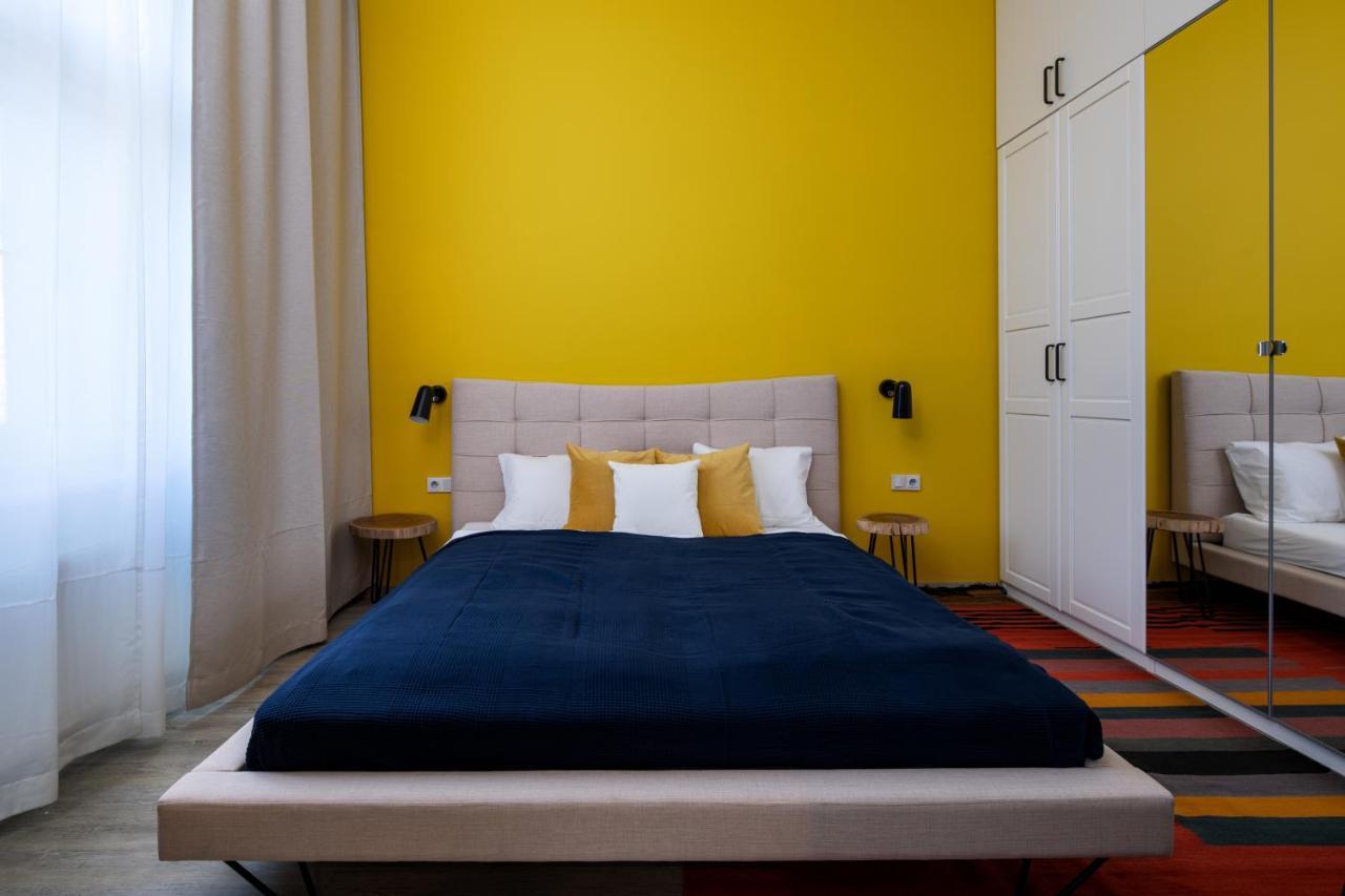 Designer Apartments In New Town By Prague Days - "Included Everything We Needed And More" מראה חיצוני תמונה